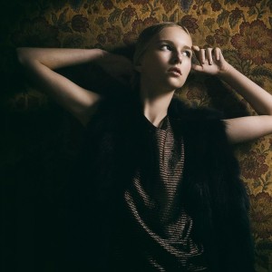 HAUTE 01                                                    
